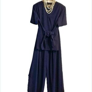 Vintage Donna Morgan evening pantsuit. Navy crepe fabric; palazzo pants. Size 12